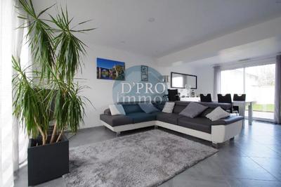 Maison - 92 m² - 6 pièces