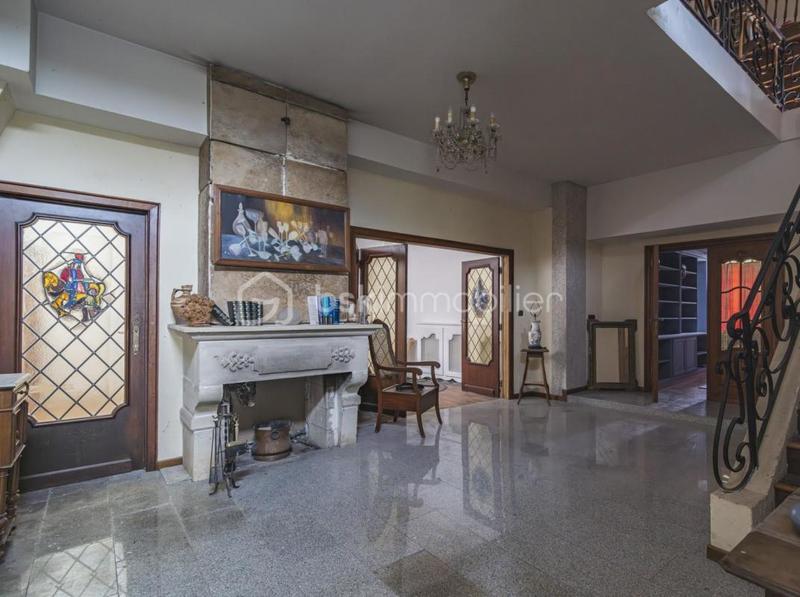 Maison en pierre - 340 m² - 13 pièces