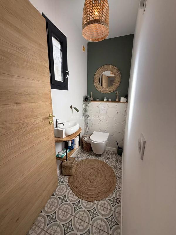 Maison - 212 m² - 8 pièces