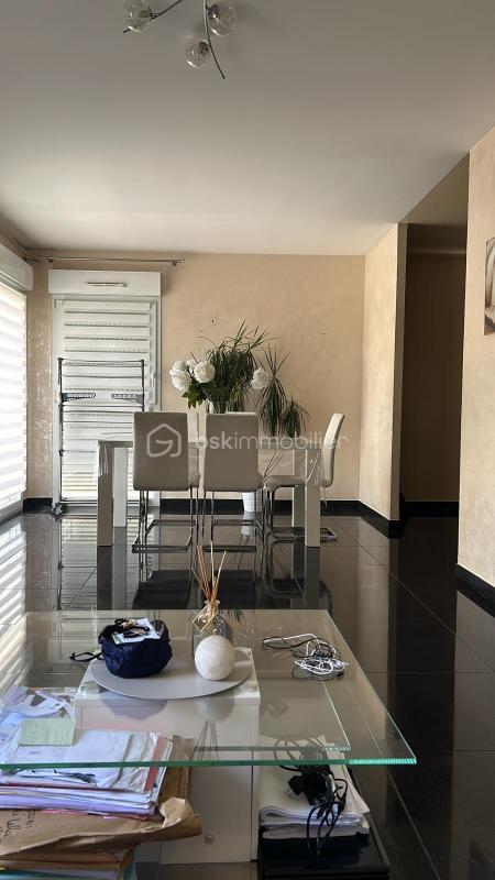 Maison - 94 m² - 5 pièces