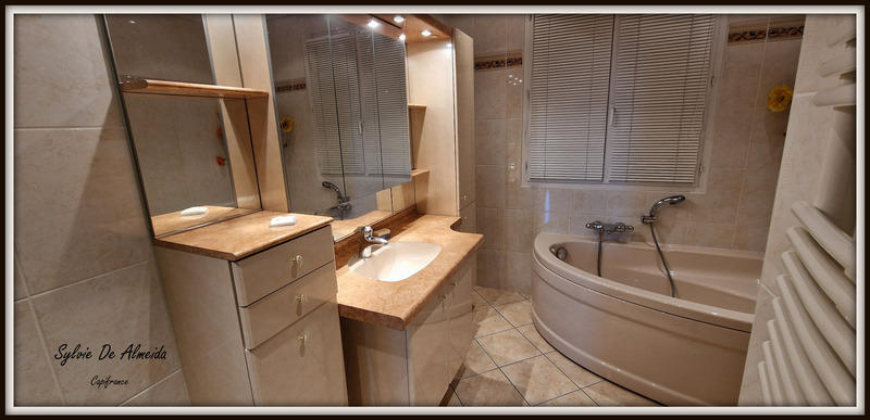 Maison - 270 m² - 8 pièces