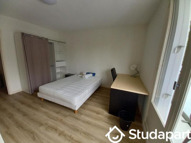 Chambre - 9 m² - 1 pièce