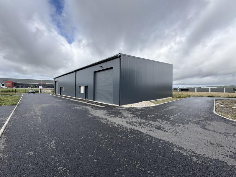 Local d'activités - 240 m²