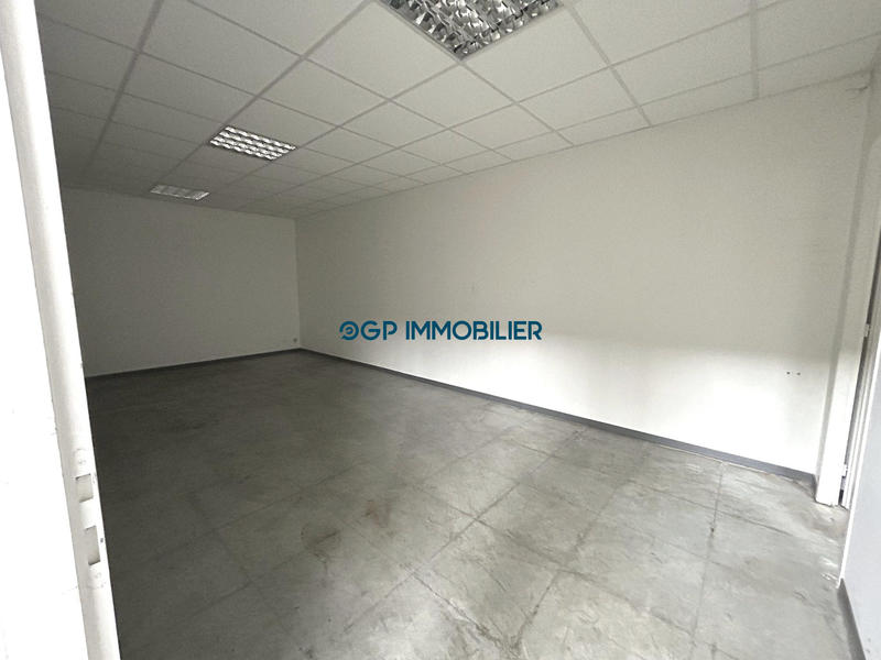 Local commercial - 228 m² - 3 pièces