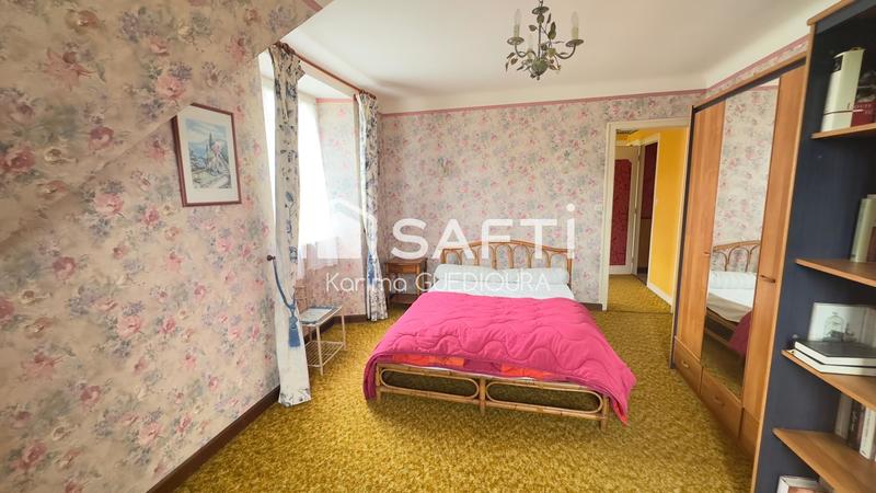 Maison - 157 m² - 8 pièces