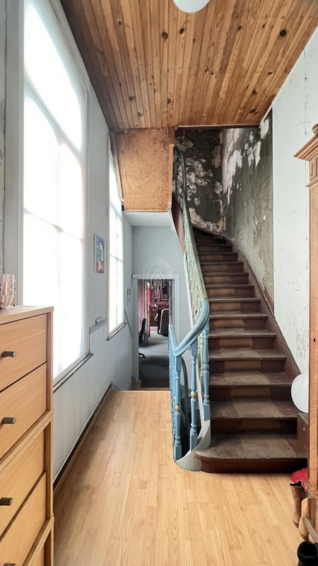 Maison - 218 m² - 8 pièces