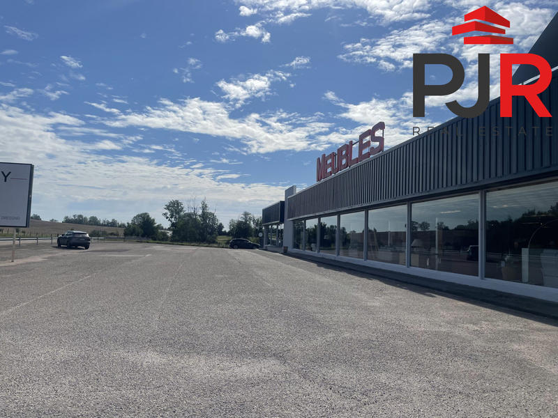Local commercial - 3 000 m²