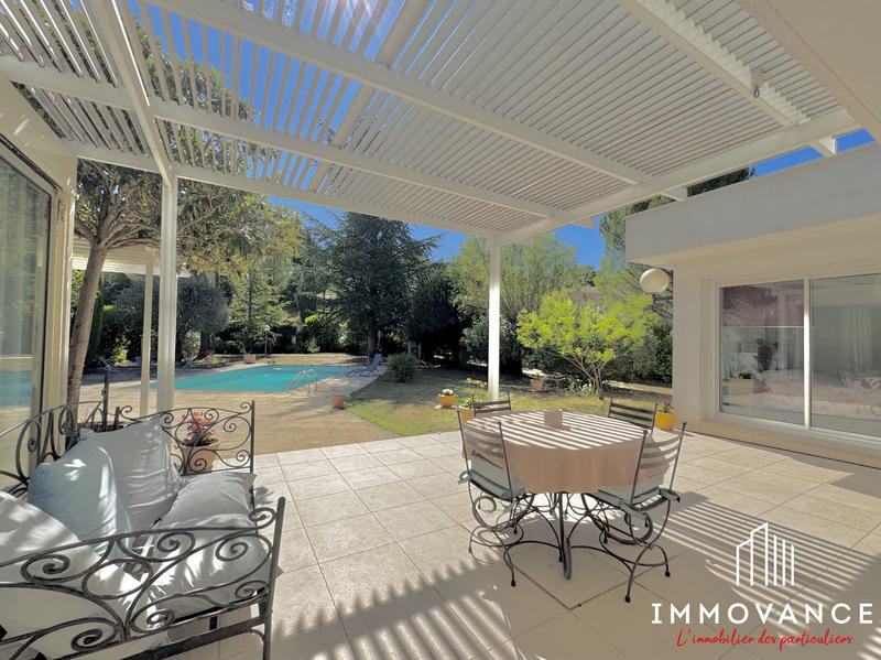 Maison contemporaine - 220 m² - 5 pièces