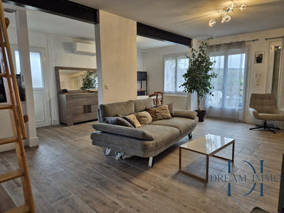 Maison traditionnelle - 83 m² - 4 pièces