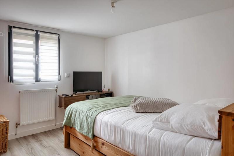 Maison - 185 m² - 7 pièces