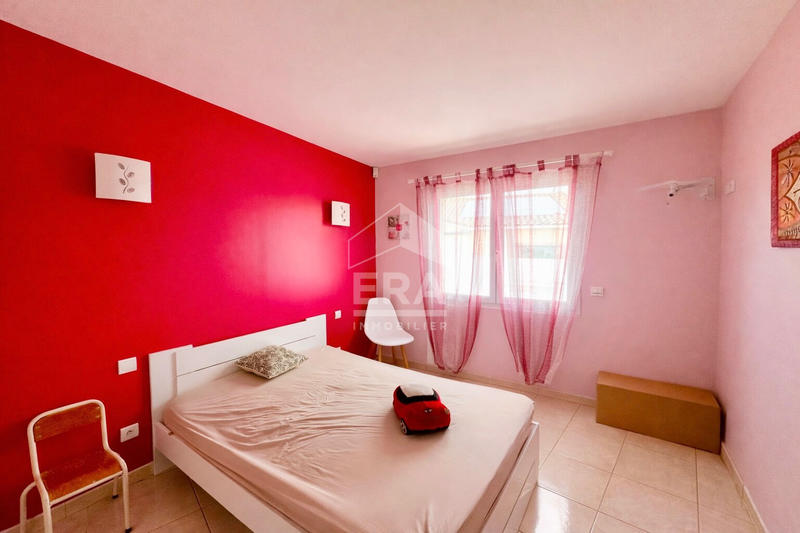 Maison - 180 m² - 8 pièces