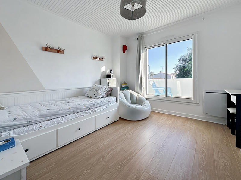 Maison - 223 m² - 7 pièces