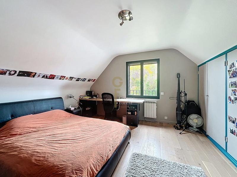 Maison - 245 m² - 9 pièces