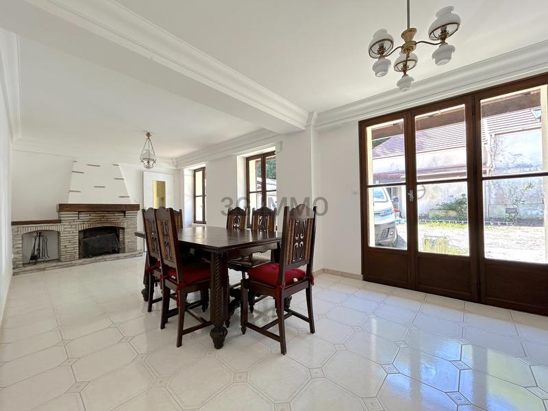 Maison - 130 m² - 8 pièces