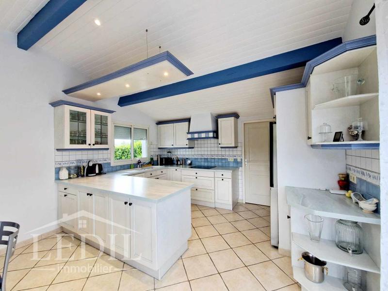 Propriété - 170 m² - 6 pièces