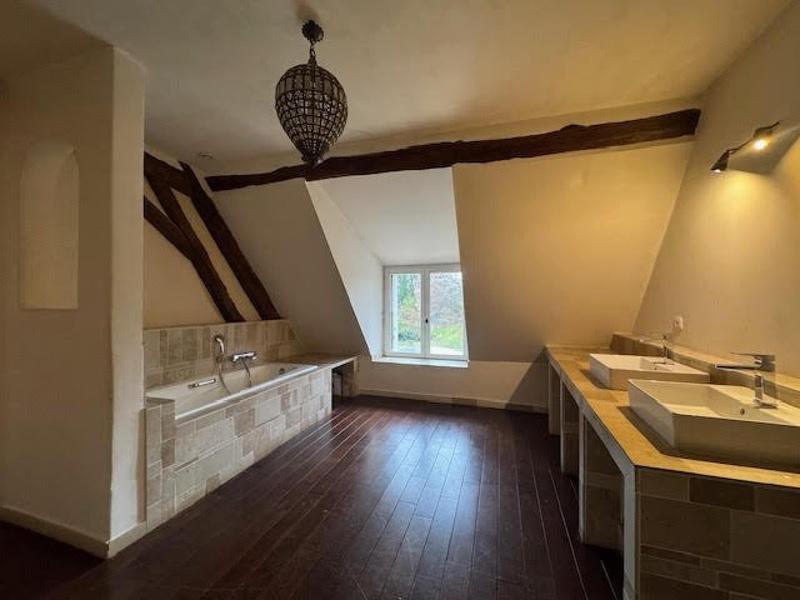 Maison - 215 m² - 8 pièces