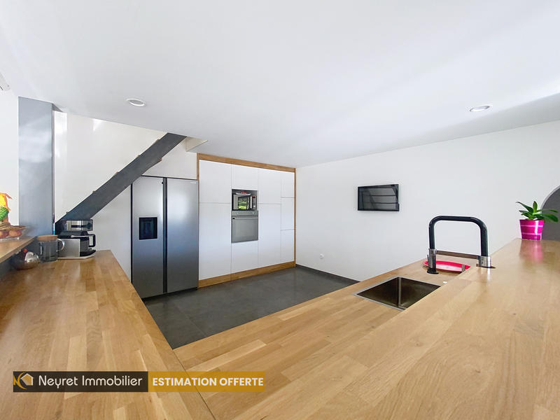 Maison - 180 m² - 4 pièces