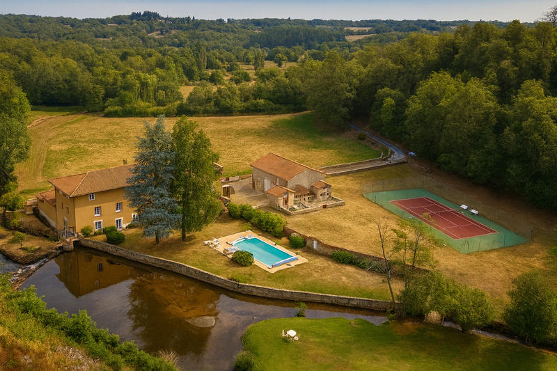 Moulin - 500 m² - 16 pièces