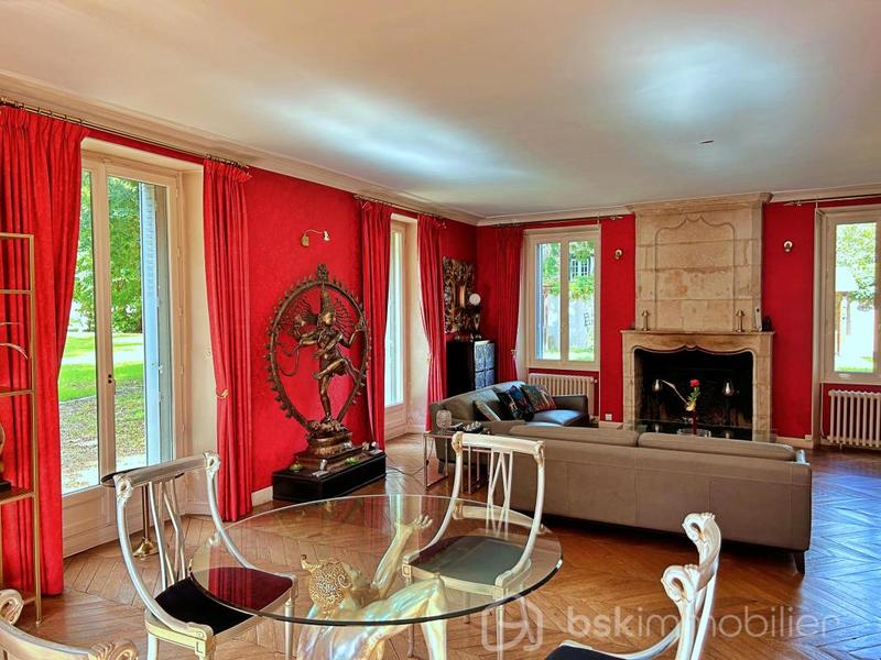 Maison de maîtres - 317 m² - 11 pièces