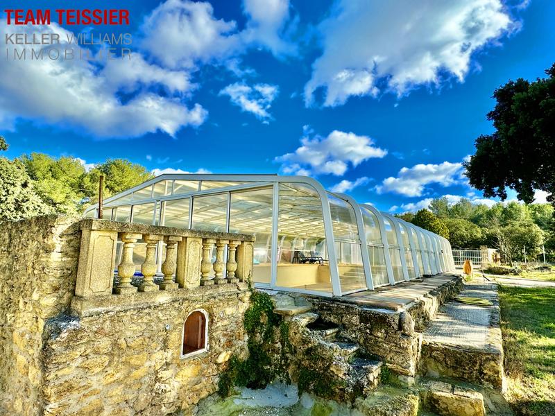 Maison - 205 m² - 11 pièces