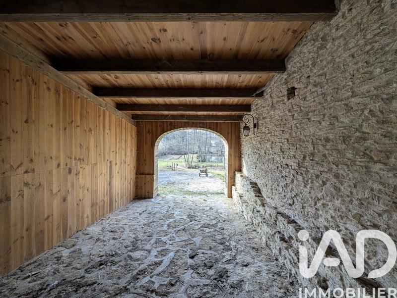 Maison - 236 m² - 11 pièces