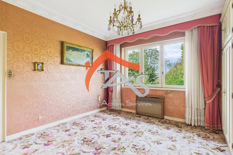 Maison - 205 m² - 6 pièces