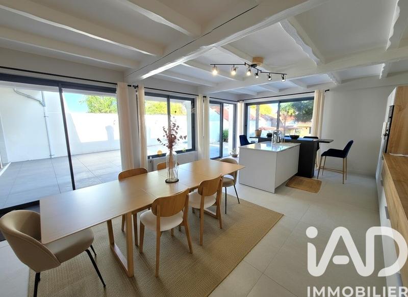 Maison - 210 m² - 7 pièces