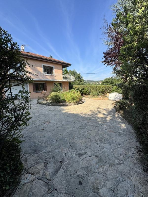 Maison - 152 m² - 7 pièces