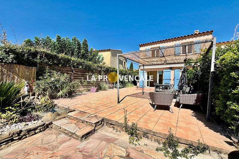 Maison - 98 m² - 4 pièces