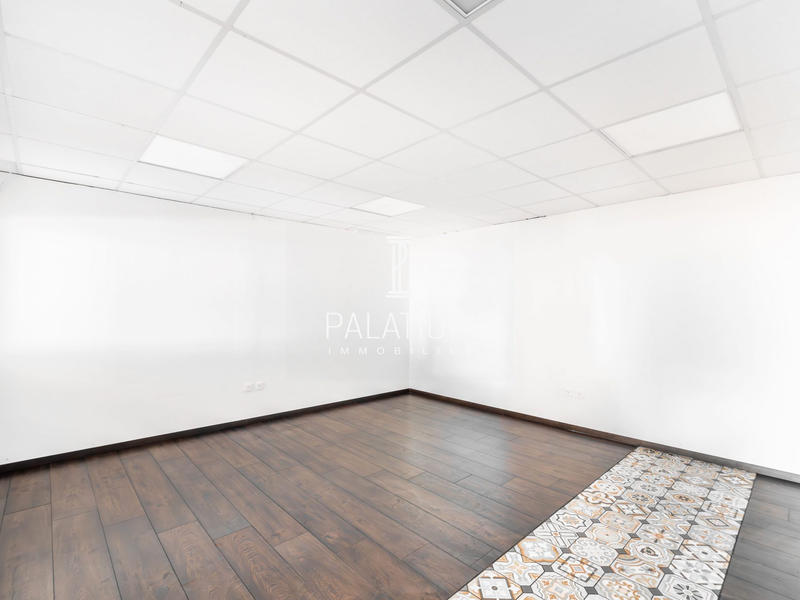 Local commercial - 87 m² - 3 pièces