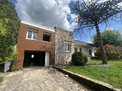 Maison - 189 m² - 6 pièces