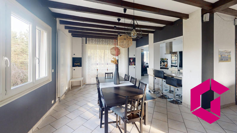 Maison traditionnelle - 243 m² - 5 pièces