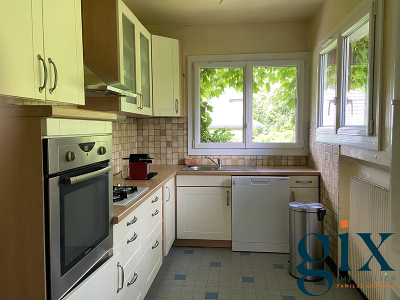 Maison - 162 m² - 9 pièces