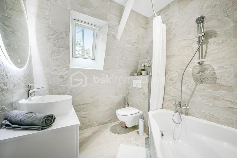 Villa - 185 m² - 10 pièces