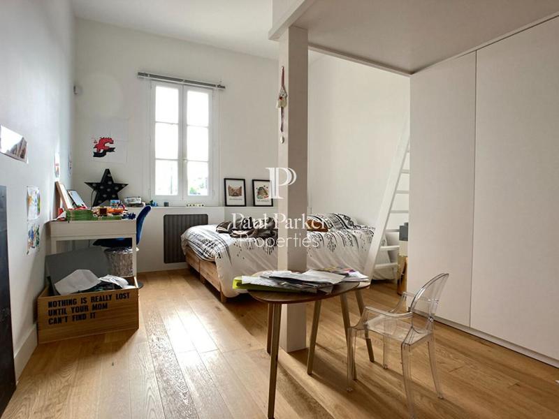 Maison - 230 m² - 6 pièces