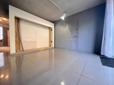 Local commercial - 110 m² - 4 pièces