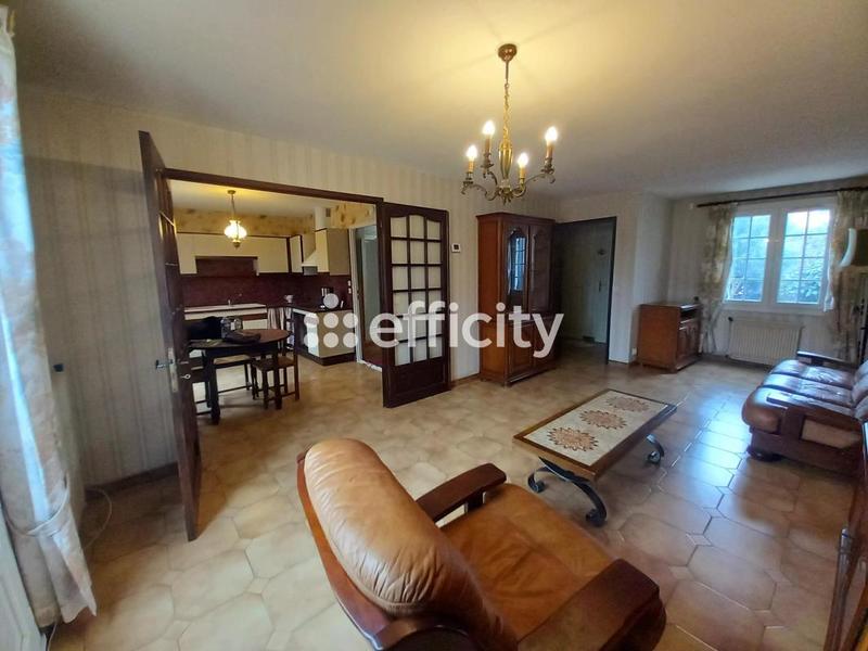 Maison - 93 m² - 5 pièces