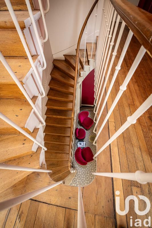 Maison - 370 m² - 17 pièces