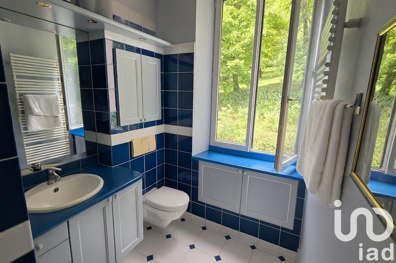 Maison - 209 m² - 9 pièces