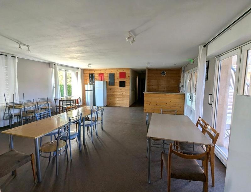 Local commercial - 711 m² - 36 pièces