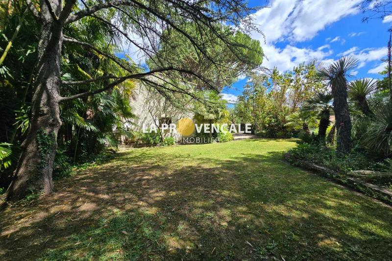 Maison - 176 m² - 9 pièces