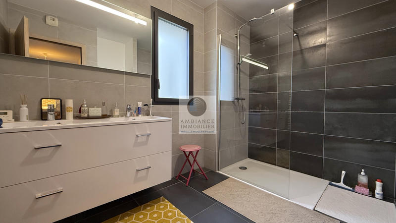 Appartement - 81 m² - 4 pièces