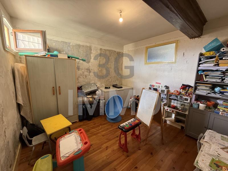 Maison - 214 m² - 6 pièces