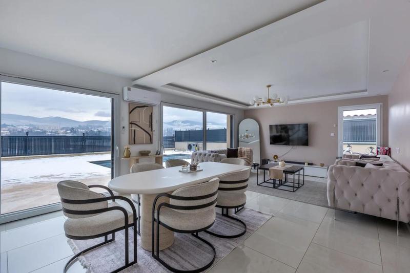 Maison - 142 m² - 6 pièces