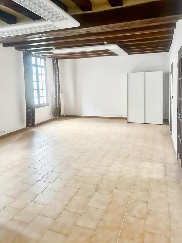 Local commercial - 222 m² - 8 pièces