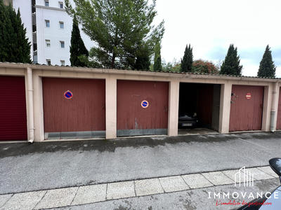 Parking / Garage - 13 m²