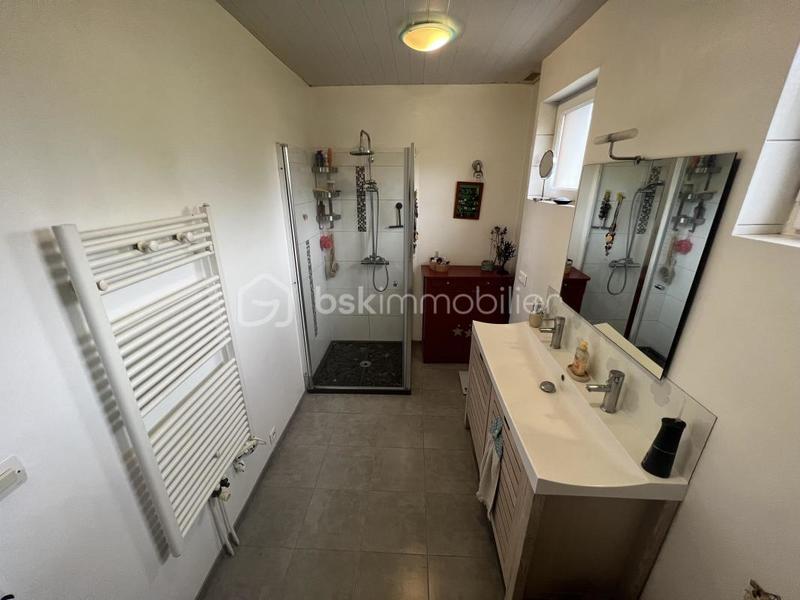 Maison - 185 m² - 8 pièces