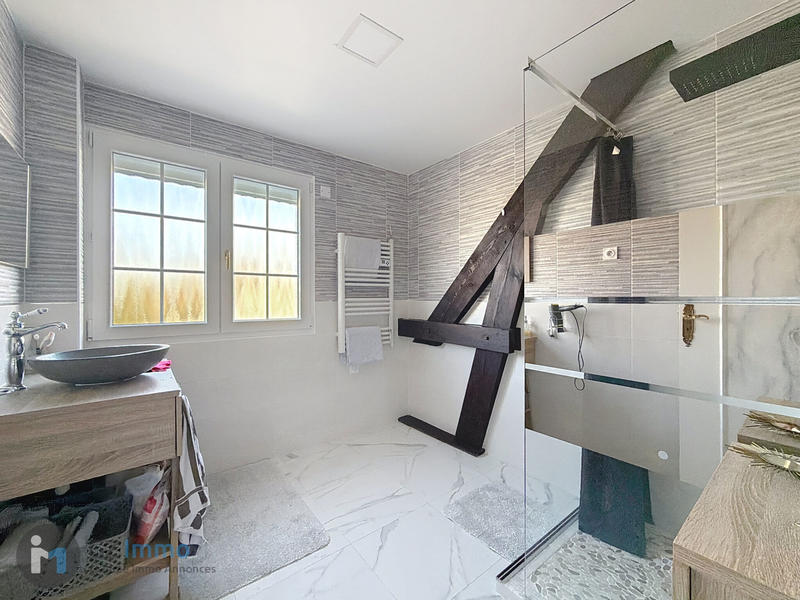 Maison - 246 m² - 6 pièces