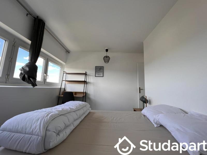 Chambre - 11 m² - 1 pièce