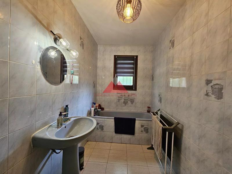 Maison - 98 m² - 5 pièces